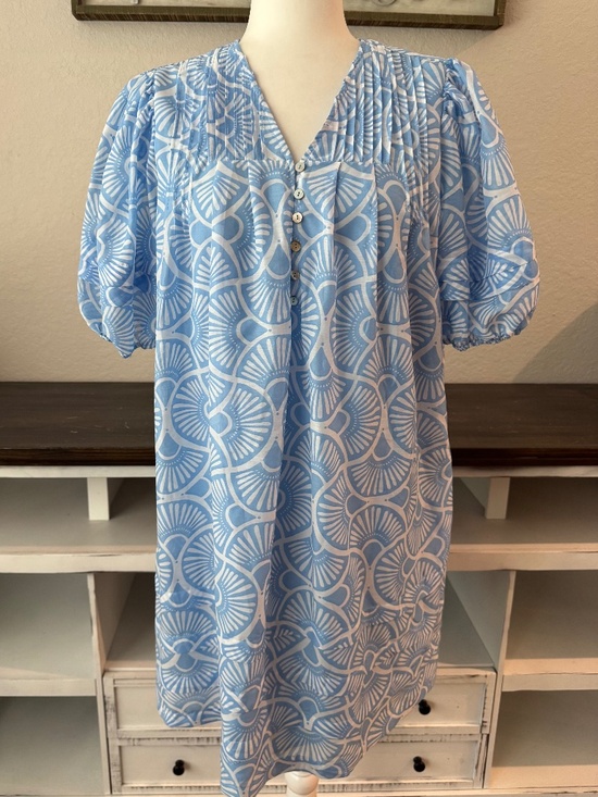 j. marie Dresses & Skirts - J. Marie Sea Shell Rylee V-Neck Button Blue Dress Women's Size M B